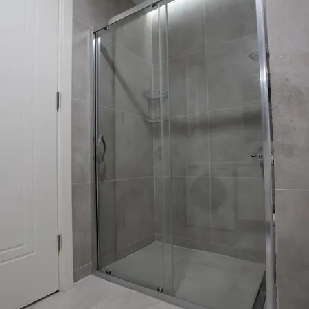 Prime Getaway Luxurious 2br Apt, Perfect Apartment