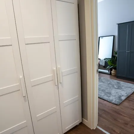 Apartment Prime Getaway Luxurious 2br Apt, Perfect